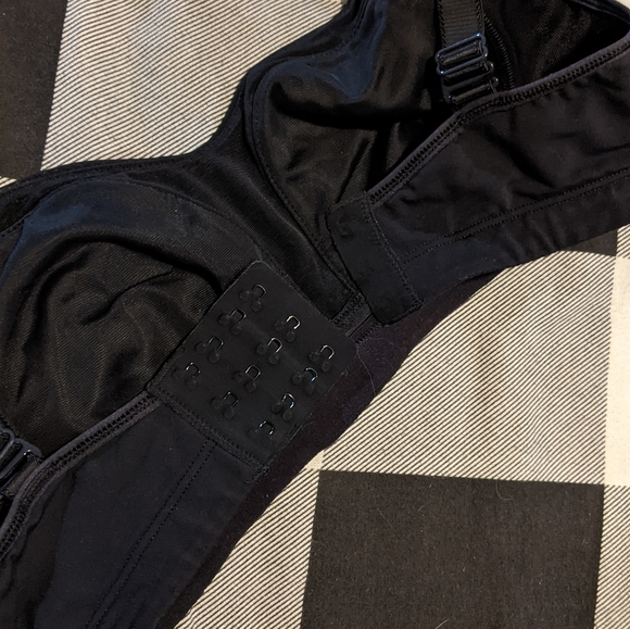 Lululemon black adjustable sports bra - Picture 2 of 2